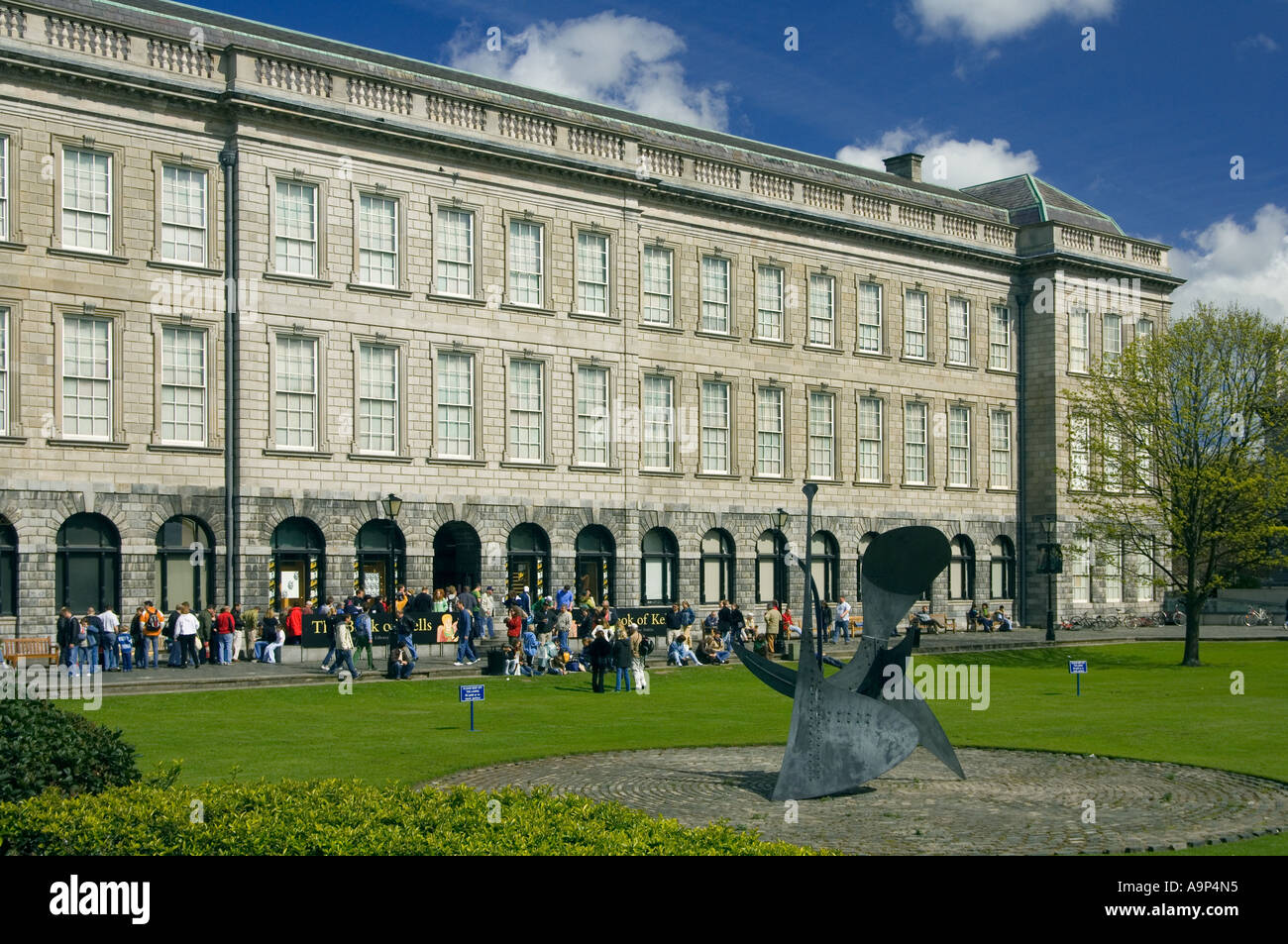 Die alte Bibliothek im Trinity College Dublin, wo das Book of Kells auf dem Display für public Viewing ist Stockfoto