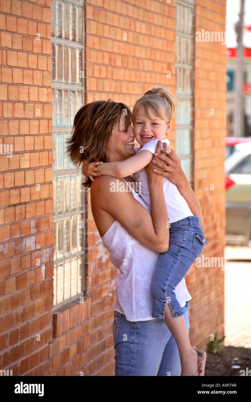 Mutter und Tochter auf Outdoor-Ausflug Stockfoto