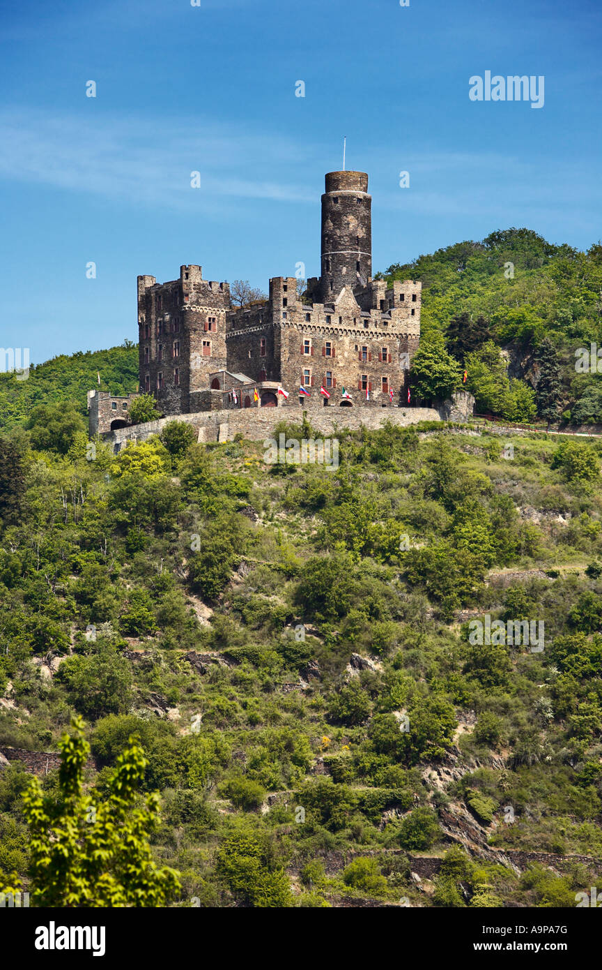 Burg Maus im Rheintal über das Dorf Wellmich, Rheinland, Deutschland, Europa Stockfoto