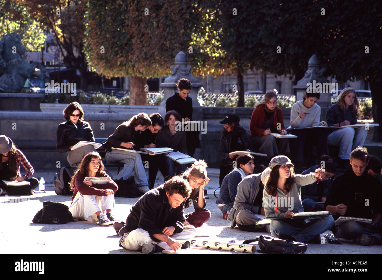 Kunst Studenten skizzieren Landschaft in Paris Frankreich Stockfoto