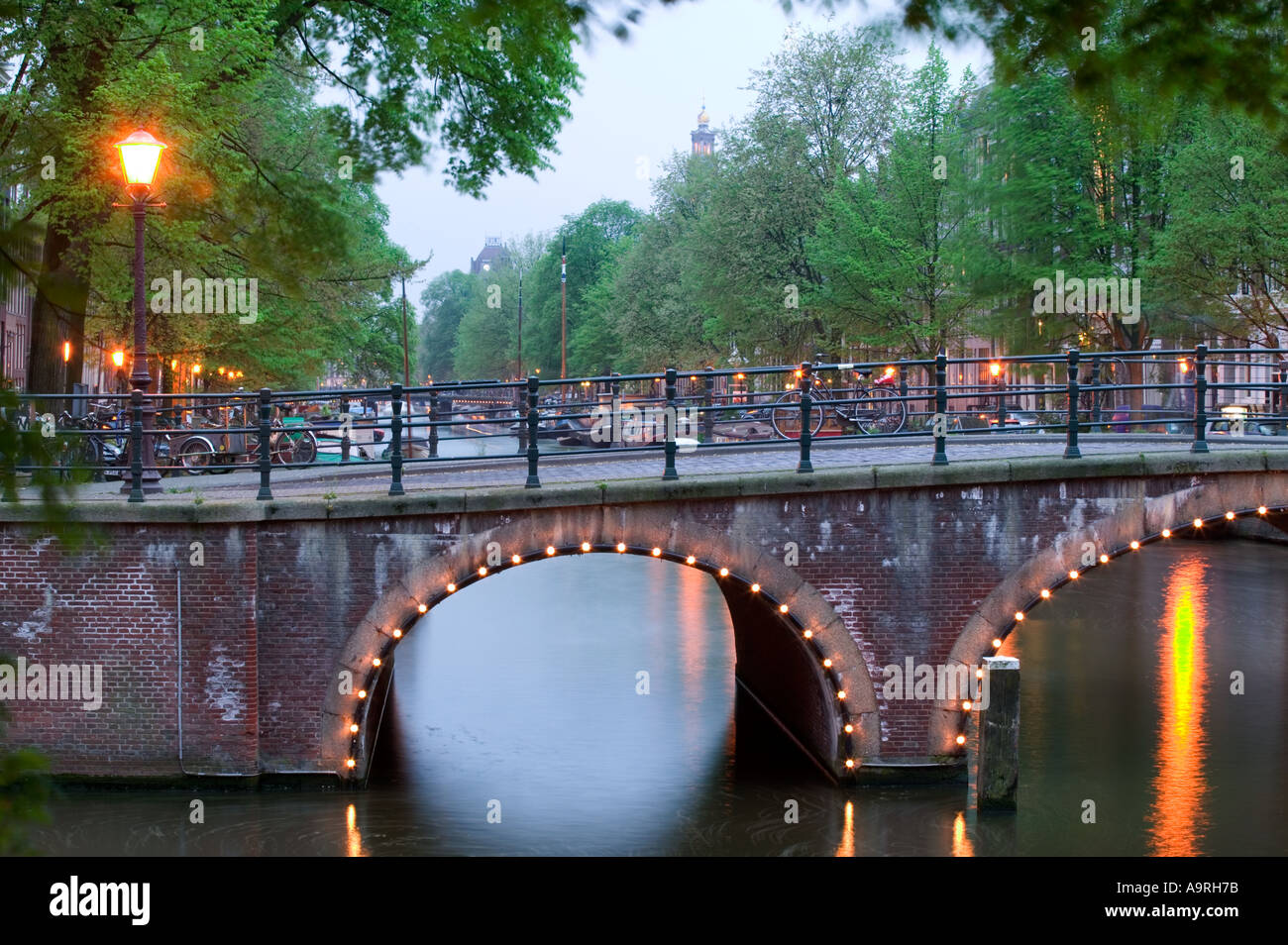 Brouwersgracht Amsterdam Holland in der Dämmerung Stockfoto