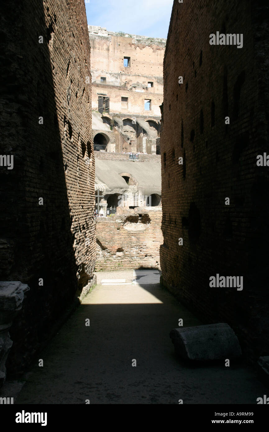 Colusseum in Rom, Italien. Innenansicht mit Blick auf das Zentrum. Stockfoto
