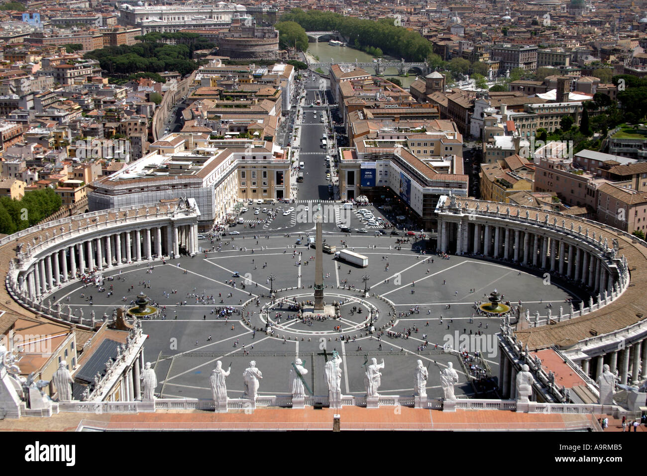 Sankt Petersplatz, Rom, gesehen von Str. Peters Basilica Stockfoto