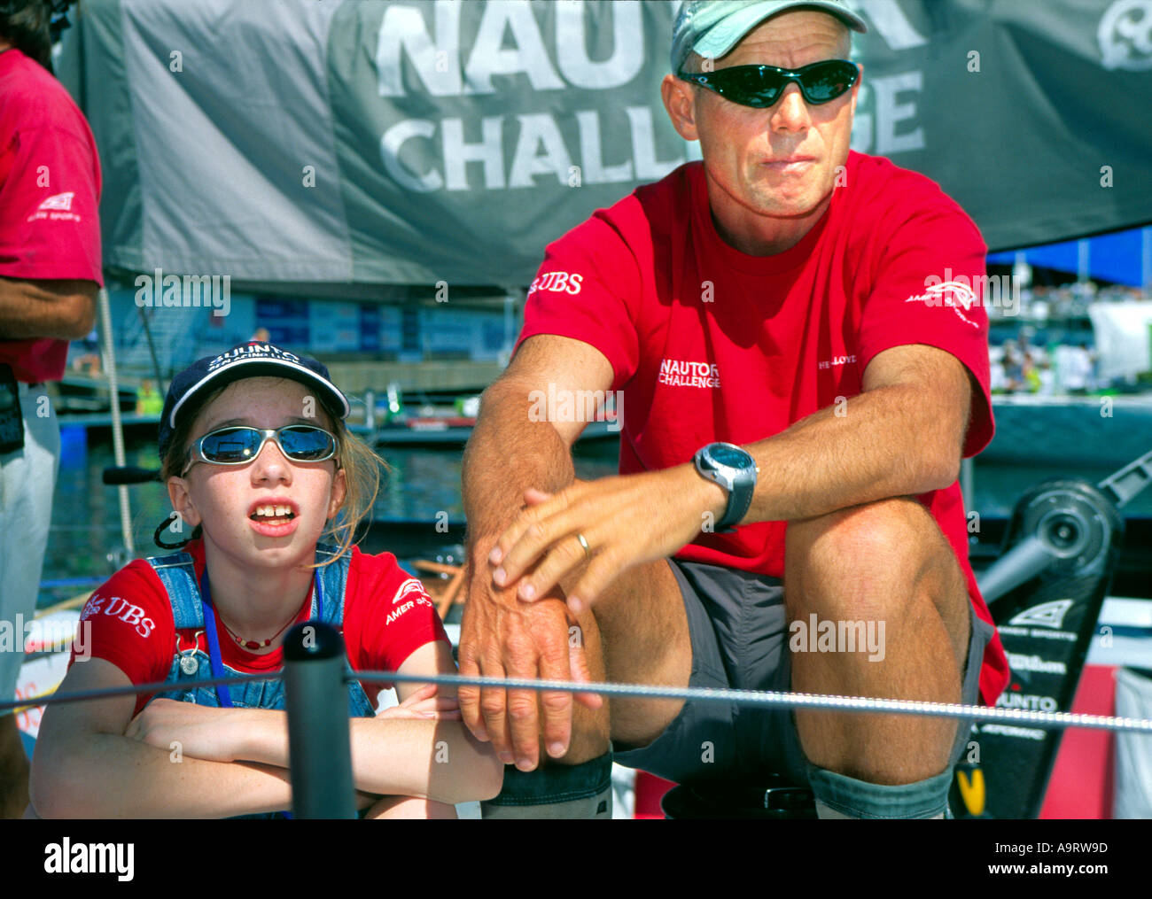 Skipper Grant Dalton (Volvo Ocean Race 2002, Yacht Amer Sports One) mit Tochter im Race Village Göteborg. Stockfoto