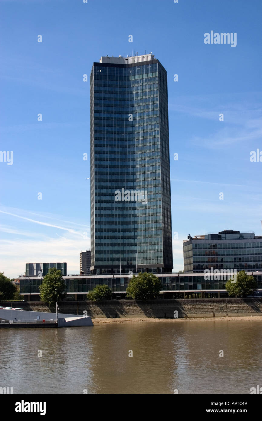 Millbank Tower Fluss Themse London Stockfoto