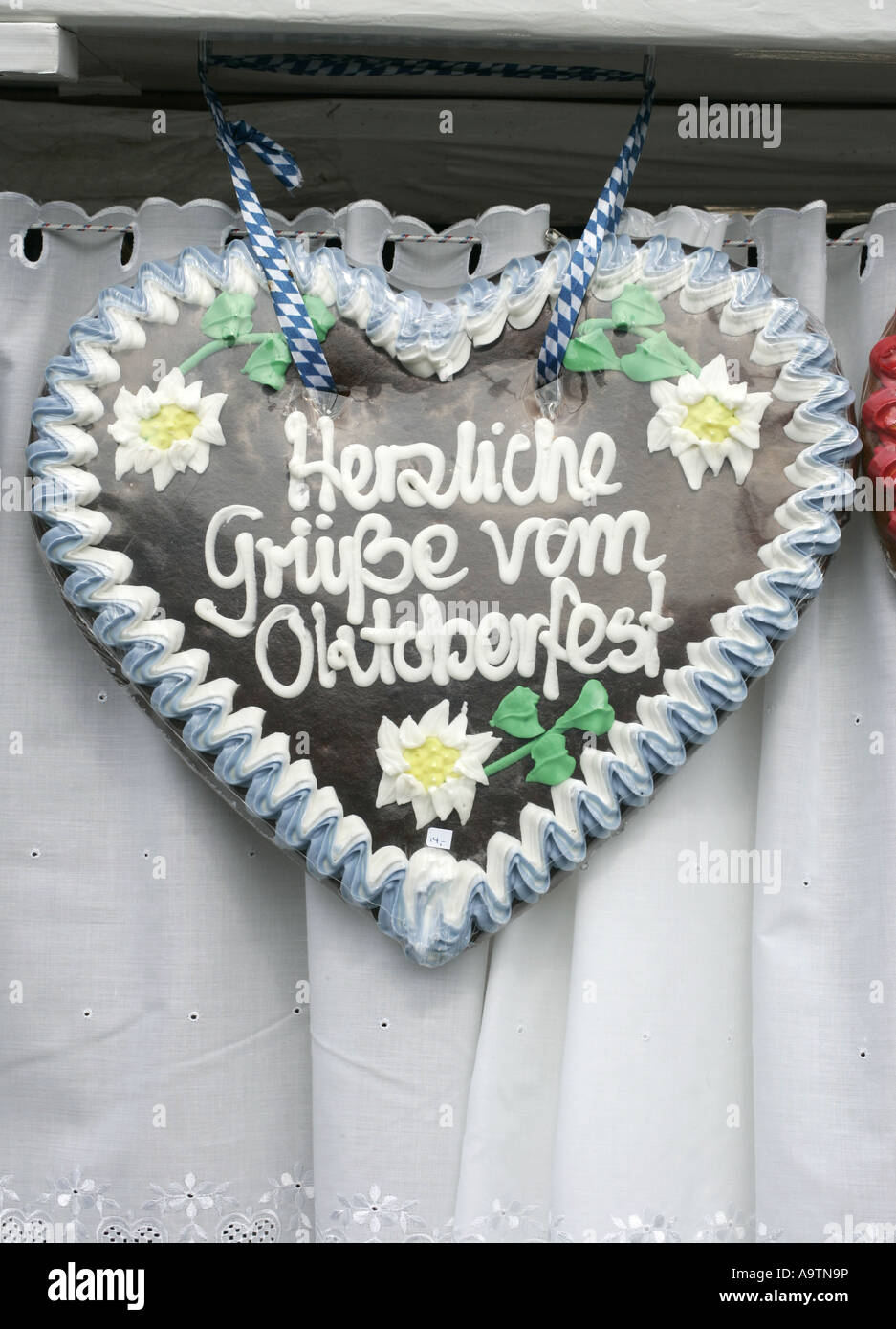 Lebkuchen heart oktoberfest in munich -Fotos und -Bildmaterial in hoher ...