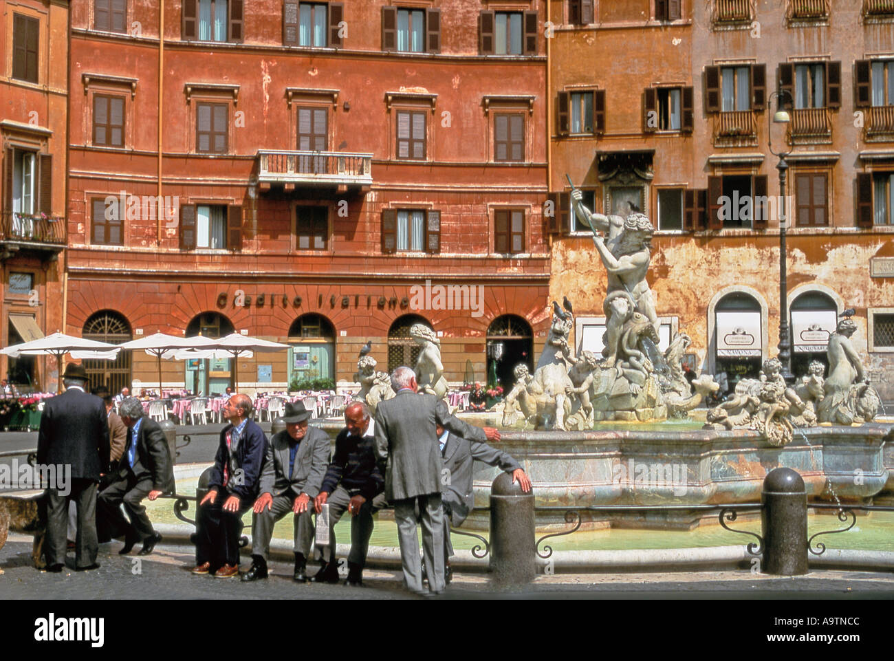 Rom Piazza Navona Brunnen alte Männer Stockfoto