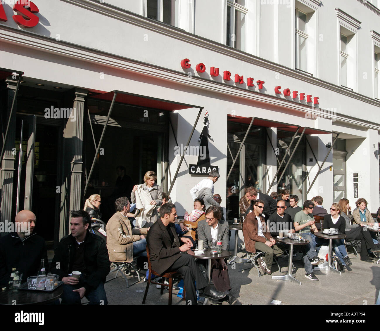 Berlin Zentrum Caras Cafe Bar terasse Stockfoto