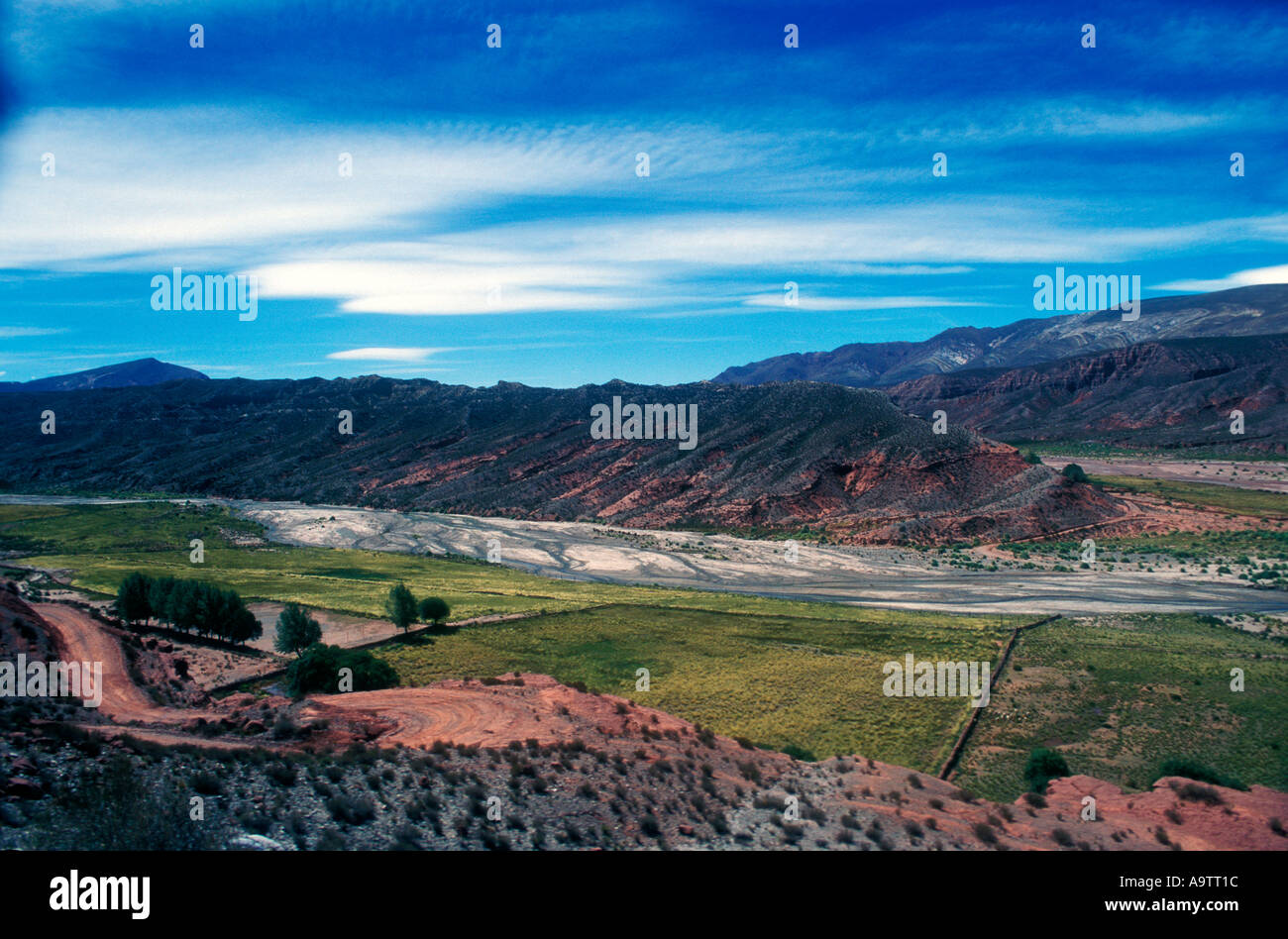 Fruchtbaren Talboden an der Puna Andes aus Nordwesten Argentiniens Stockfoto