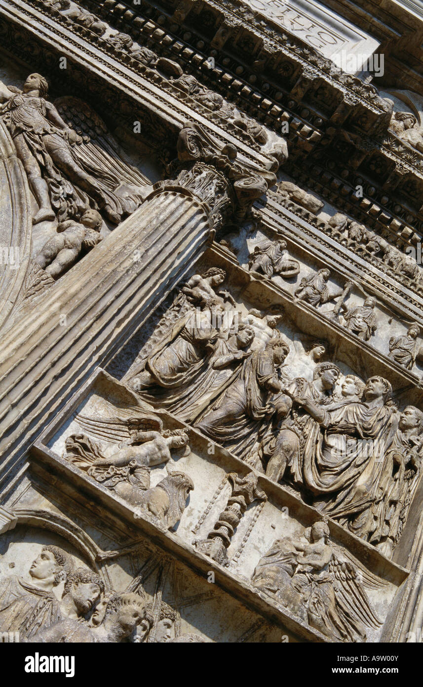 Benevento Kampanien Italien Arco di Traiano Triumphbogen errichtet in 114, die Errungenschaften des römischen Kaisers Trajan zu feiern Stockfoto