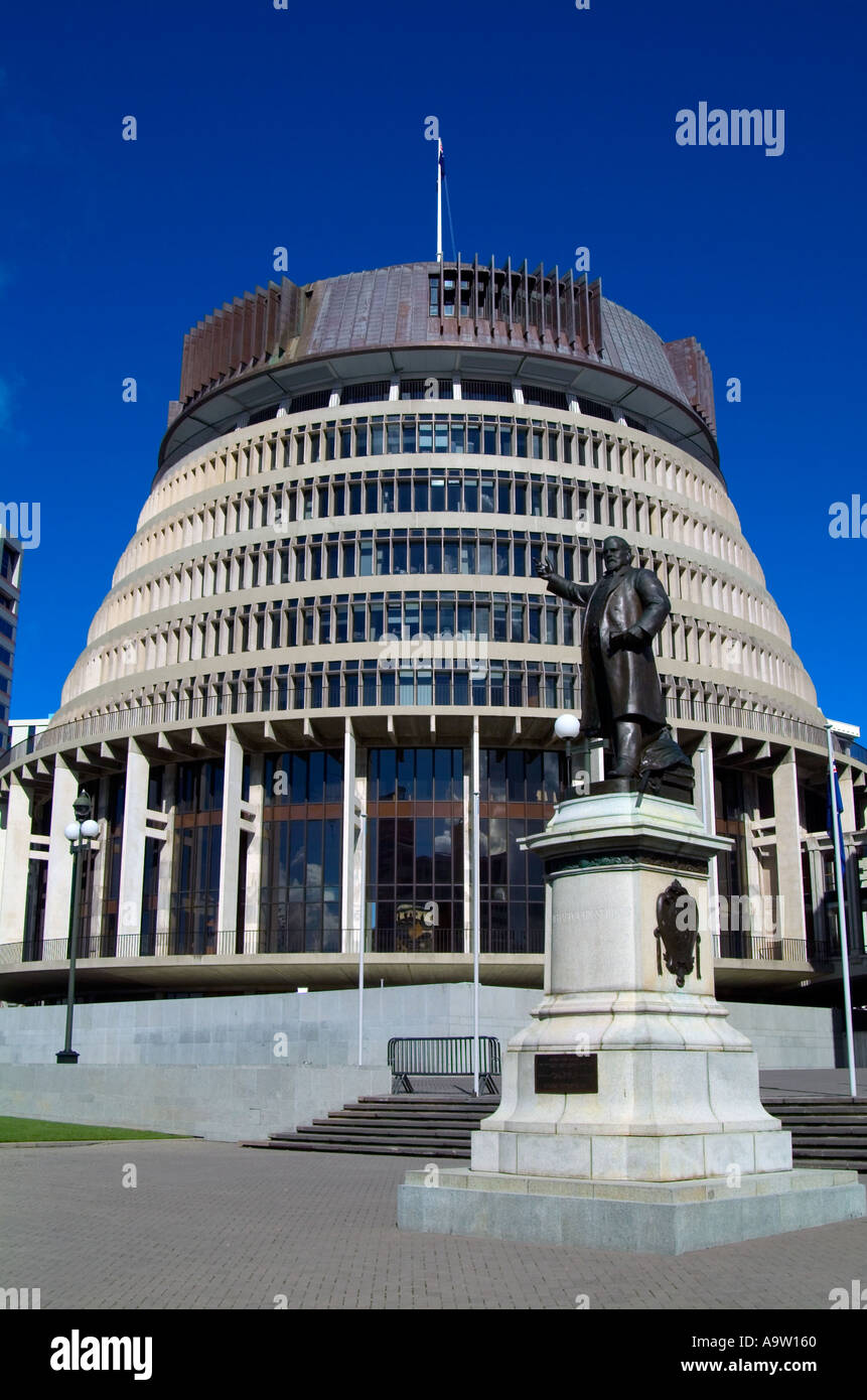 Den Bienenstock und die Statue von Richard John Seddon Regierungsgebäude und parlamentarischen komplexe Stadt von Wellington New Zealand Stockfoto