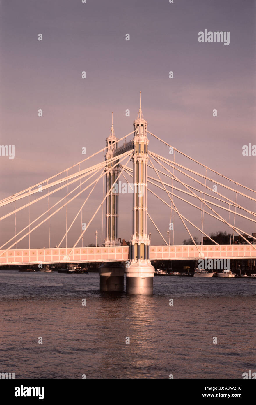 Albert Bridge London England Themse Stockfoto