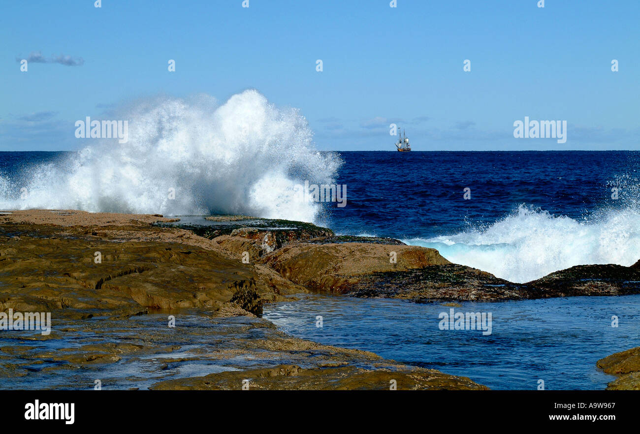 Meerwasser, Wellen- und Großsegler am Bondi beach Stockfoto