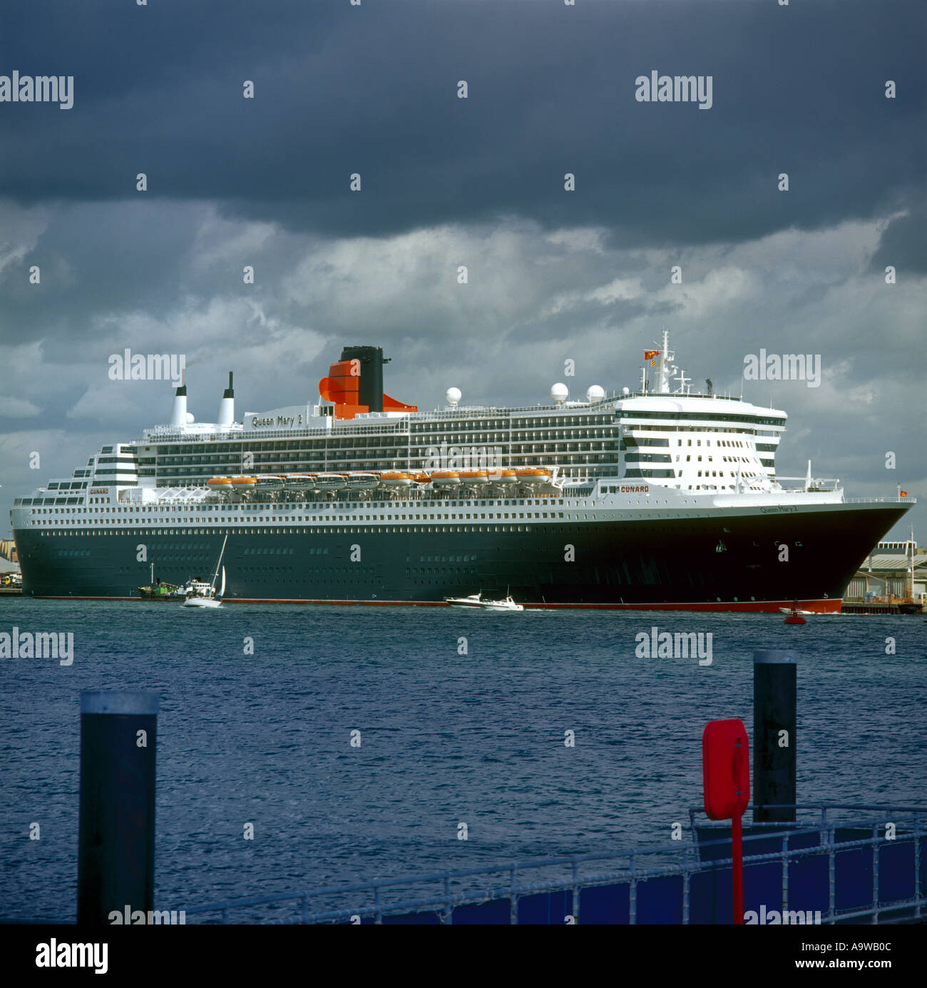 Cunard Liner Queen Mary 2 festgemacht an der Southampton Ozean Dock Hampshire in England Stockfoto