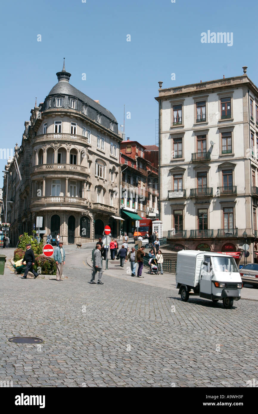 Straßenszene in der Altstadt von Porto Portugal Stockfoto