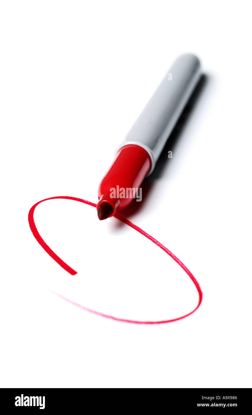 Kreis mit roter Tinte Stift auf Papier gezeichnet Stockfoto