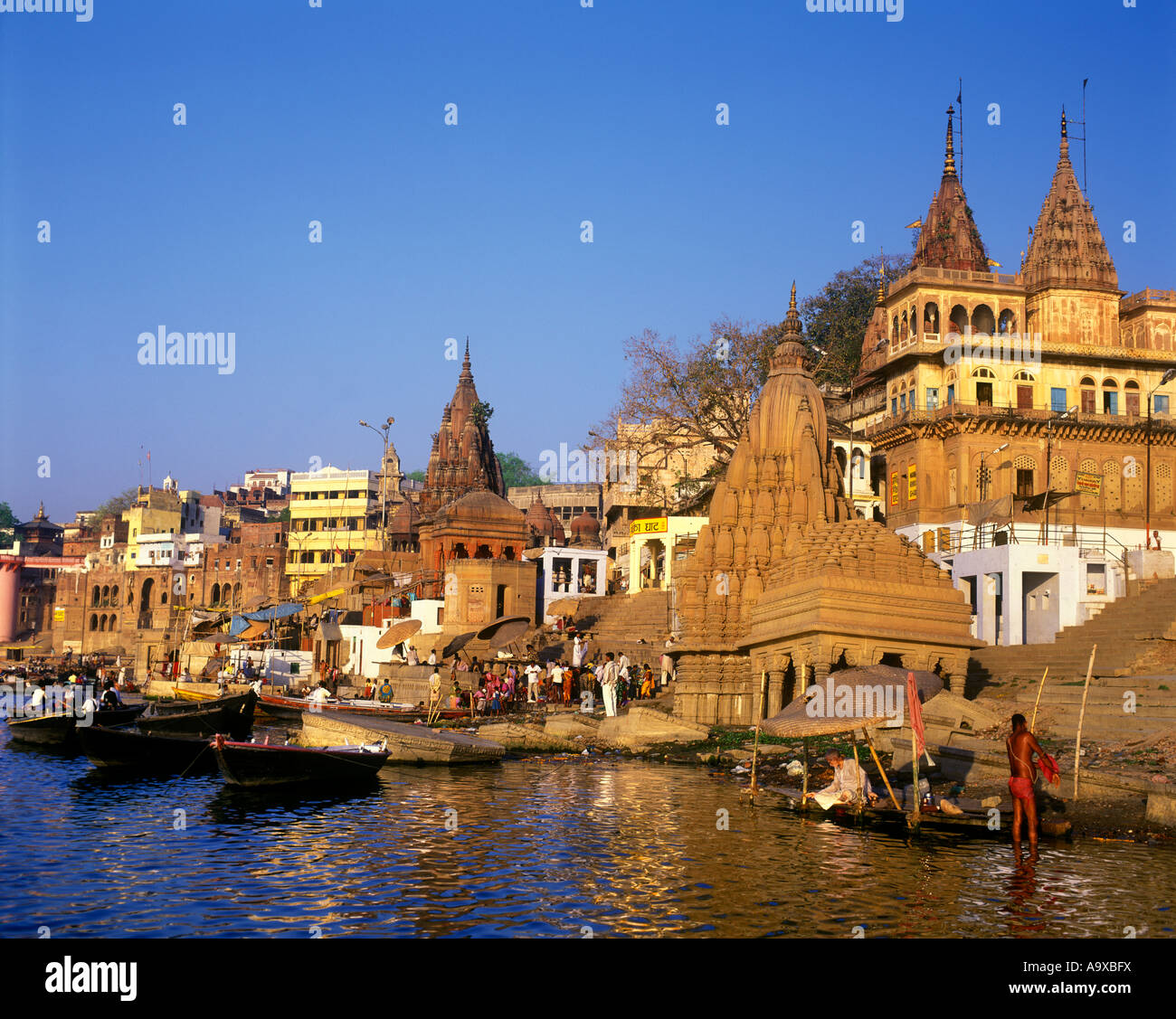 SCINDIA GHAT FLUSS GANGES VARANASI UTAR PRADESH, INDIEN Stockfoto