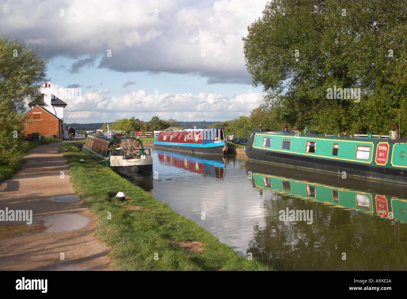 Kanalboote am Grand Union Canal über Foxton Schlösser England UK Stockfoto