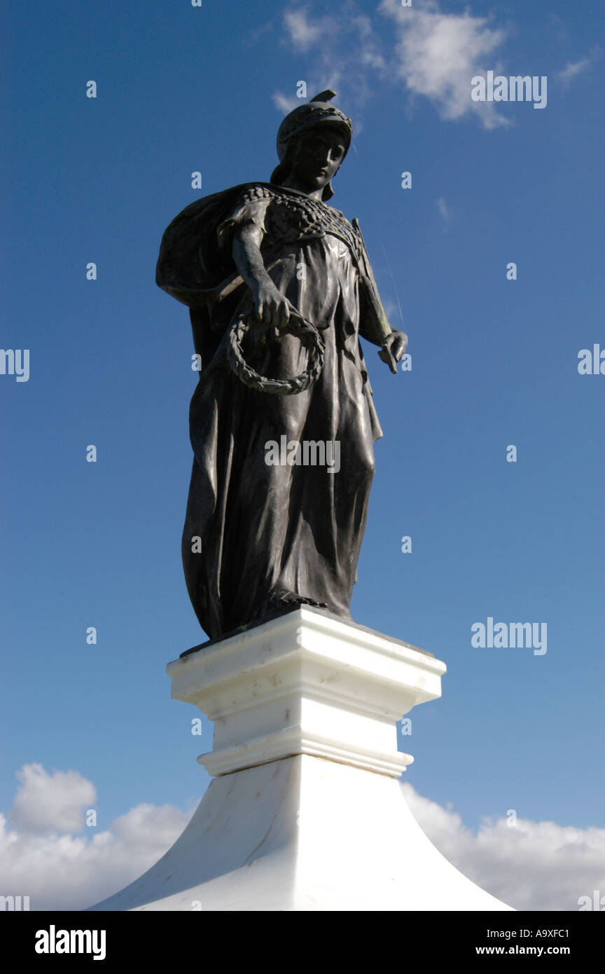 Bronzestatue von Britannia am National Memorial Arboretum in Burton-Upon-Trent Stockfoto