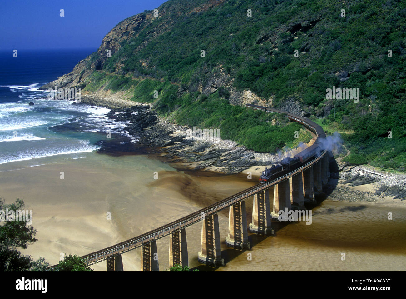 SCENIC OUTENIQUA CHOO TJOE ZUG KAAIMANS RIVER GARDEN ROUTE SÜD AFRIKA Stockfoto