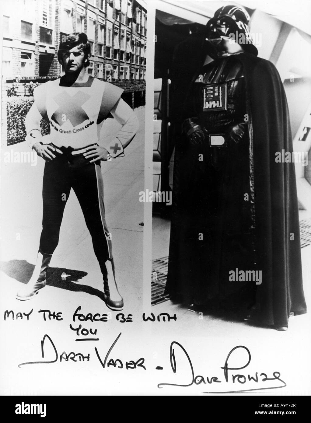STAR WARS signiertes Photo von David Prowse zeigt ihn in seiner klassischen Rolle von Darth Vader Stockfoto