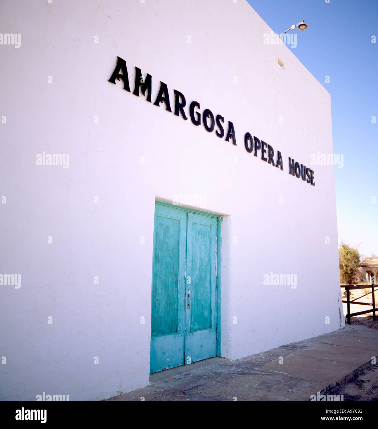 Moderne amerikanische Kultur. Das kleine Theater das Amargosa Opera House in Nevada in den Vereinigten Staaten von Amerika. Reisen USA Stockfoto