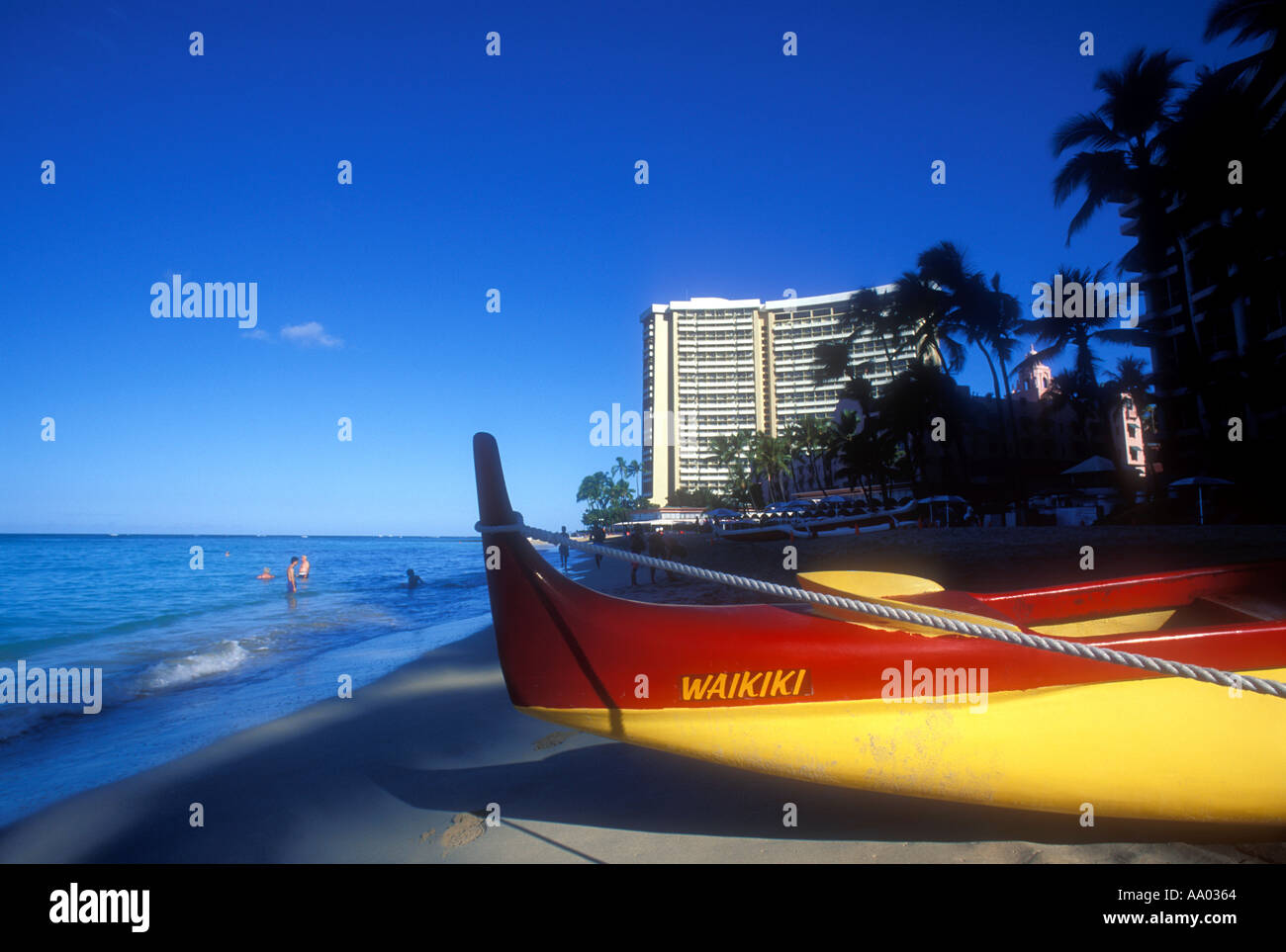 Ausleger-Kanu auf Waikiki Strand Oahu Hawaii USA Stockfoto