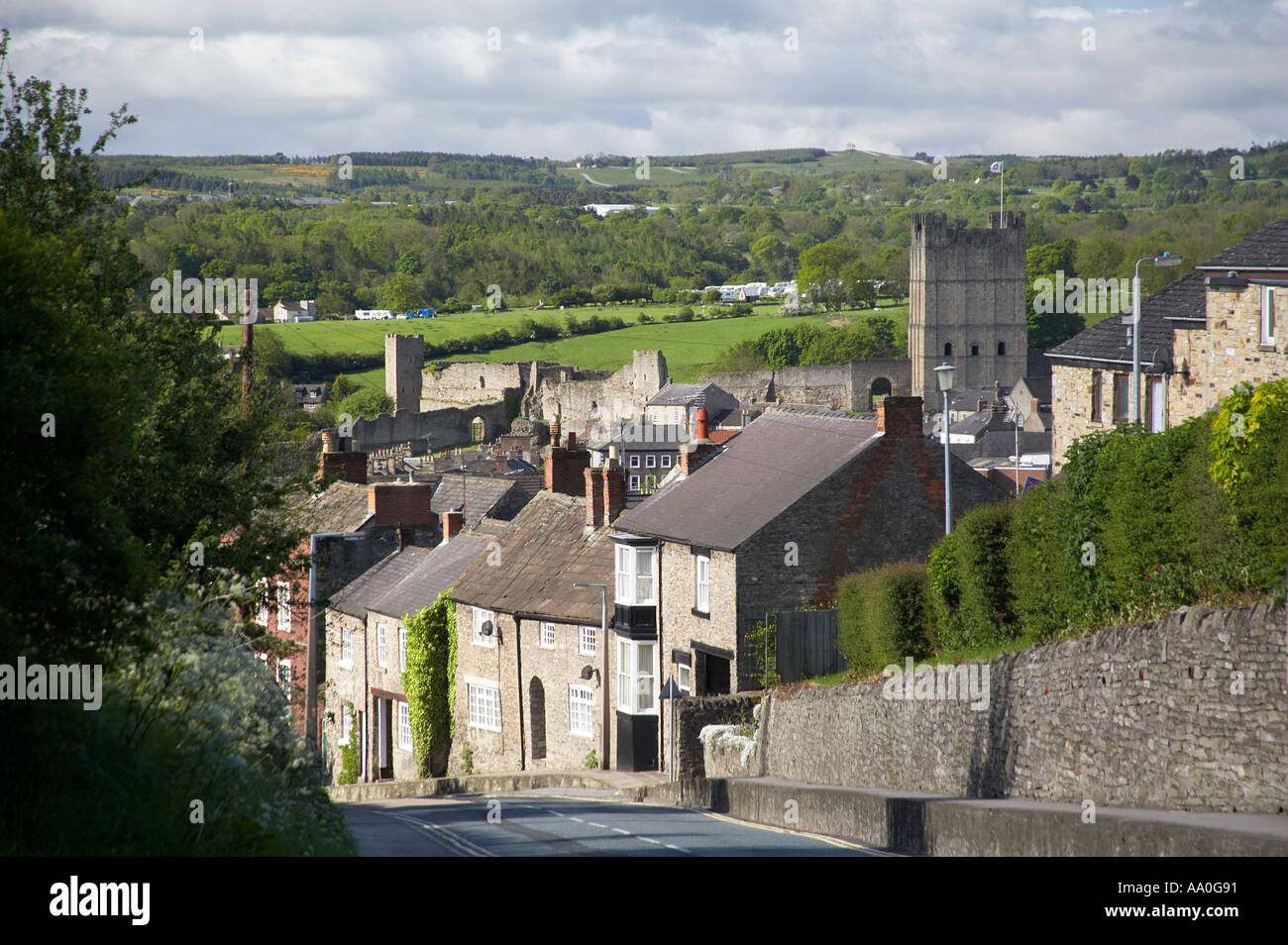 Stadt und Burg aus Gallowgate Richmond North Yorkshire England Stockfoto