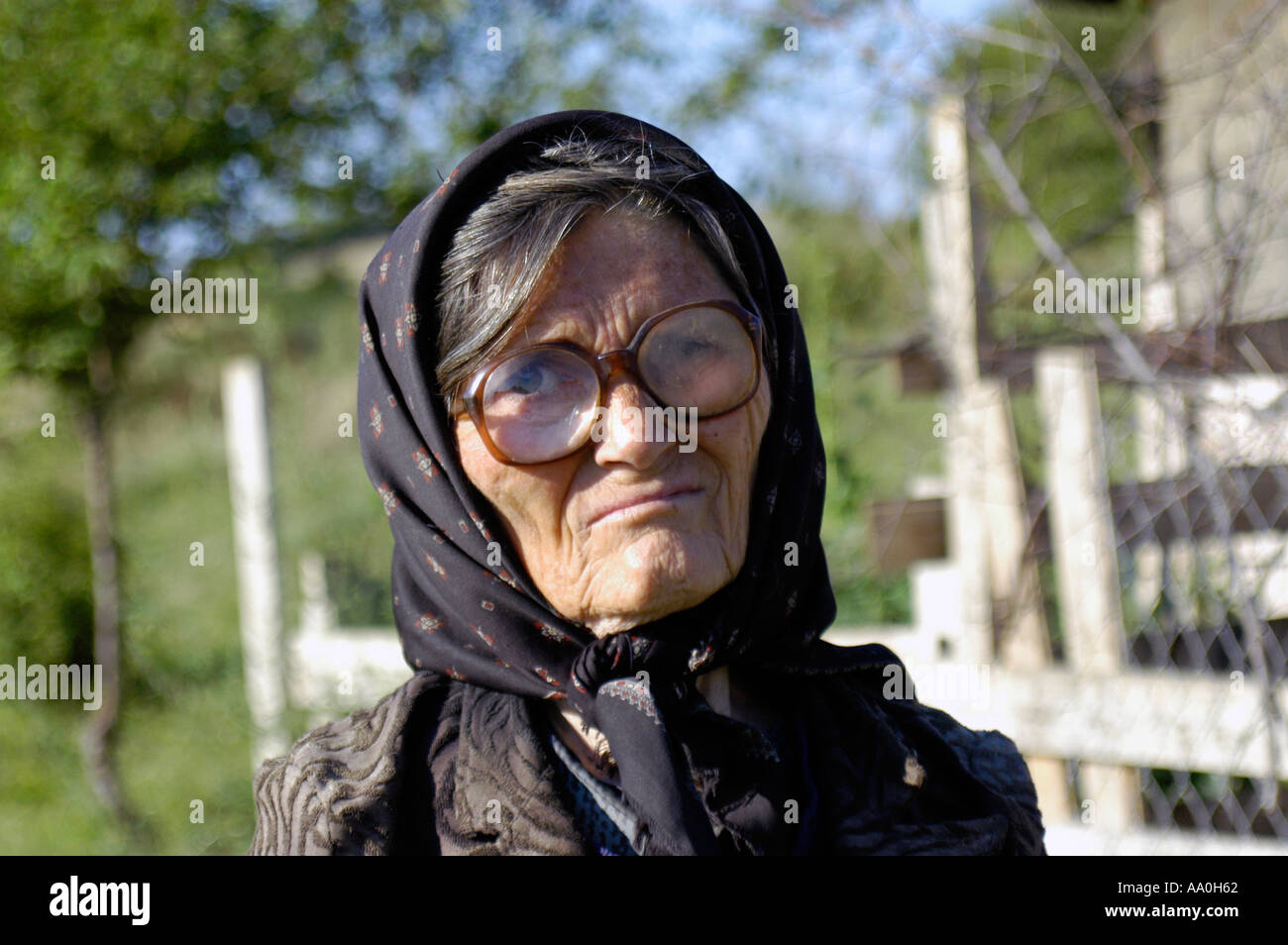Porträt einer Unzufriedenheit alte Frau Stockfoto