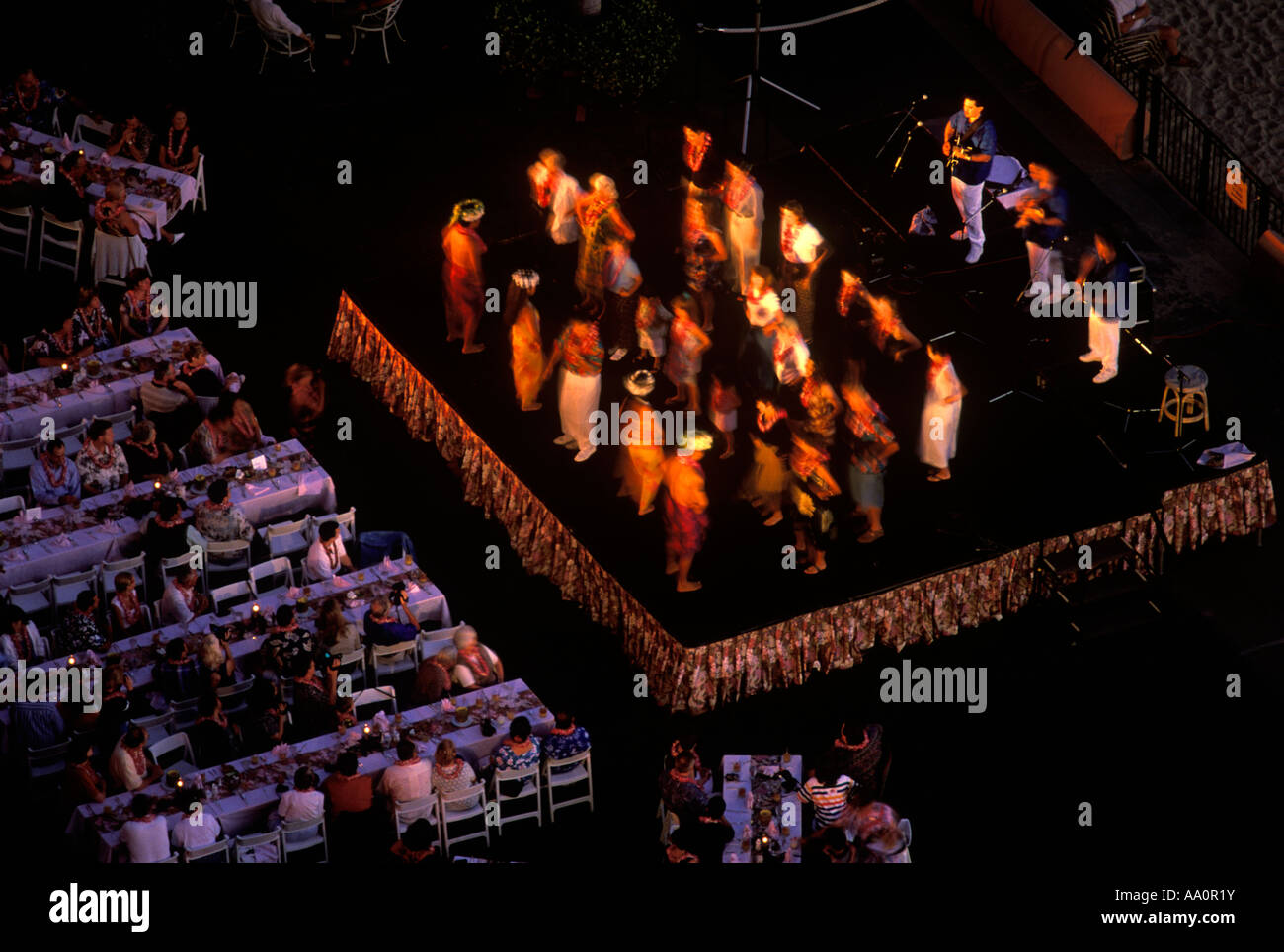 LUAU ROYAL HAWAIIAN HOTEL WAIKIKI STRAND HONOLULU OAHU HAWAII USA