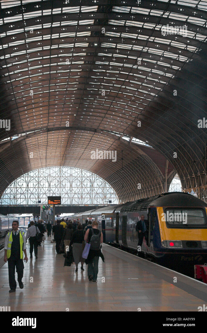 Innere des Paddington Bahnhof in London England 2005 Stockfoto