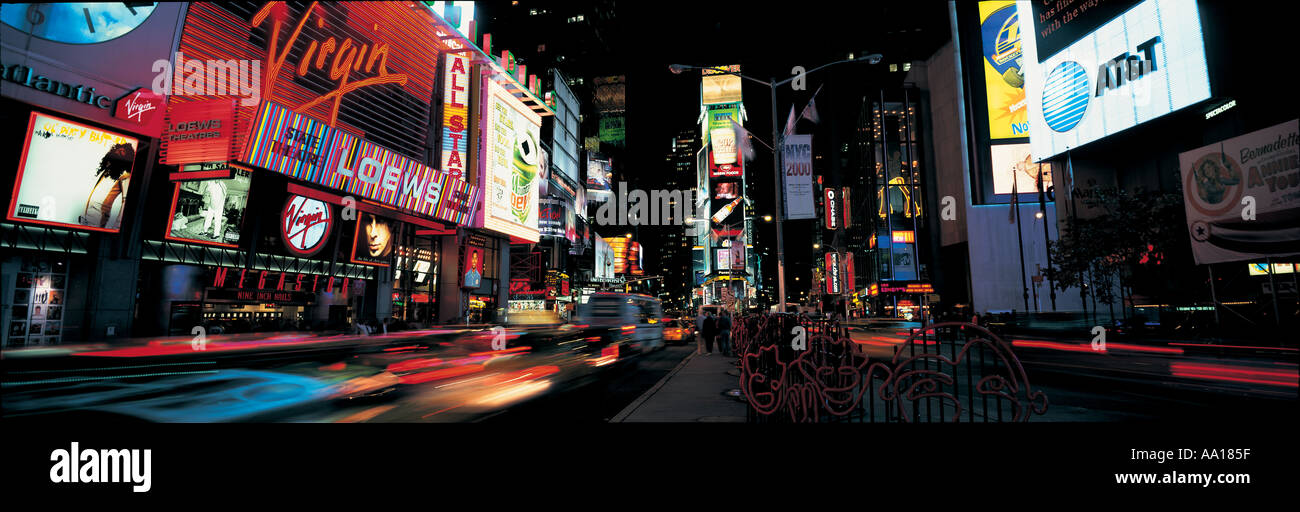 Times Square bei Nacht New York USA Stockfoto