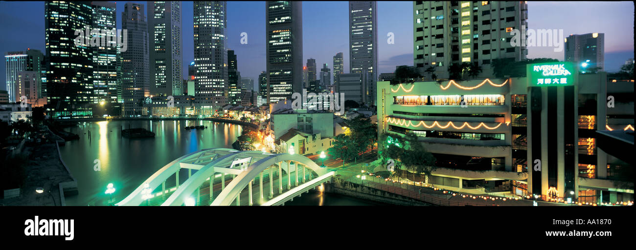 Skyline von Singapur Nacht Stockfoto