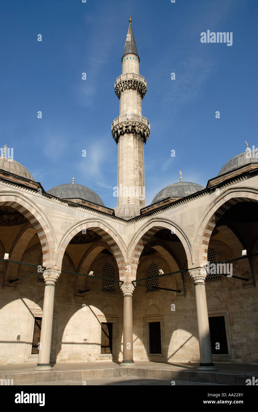 Vorplatz und Süleymaniye-Moschee, Istanbul, Türkei, Stockfoto