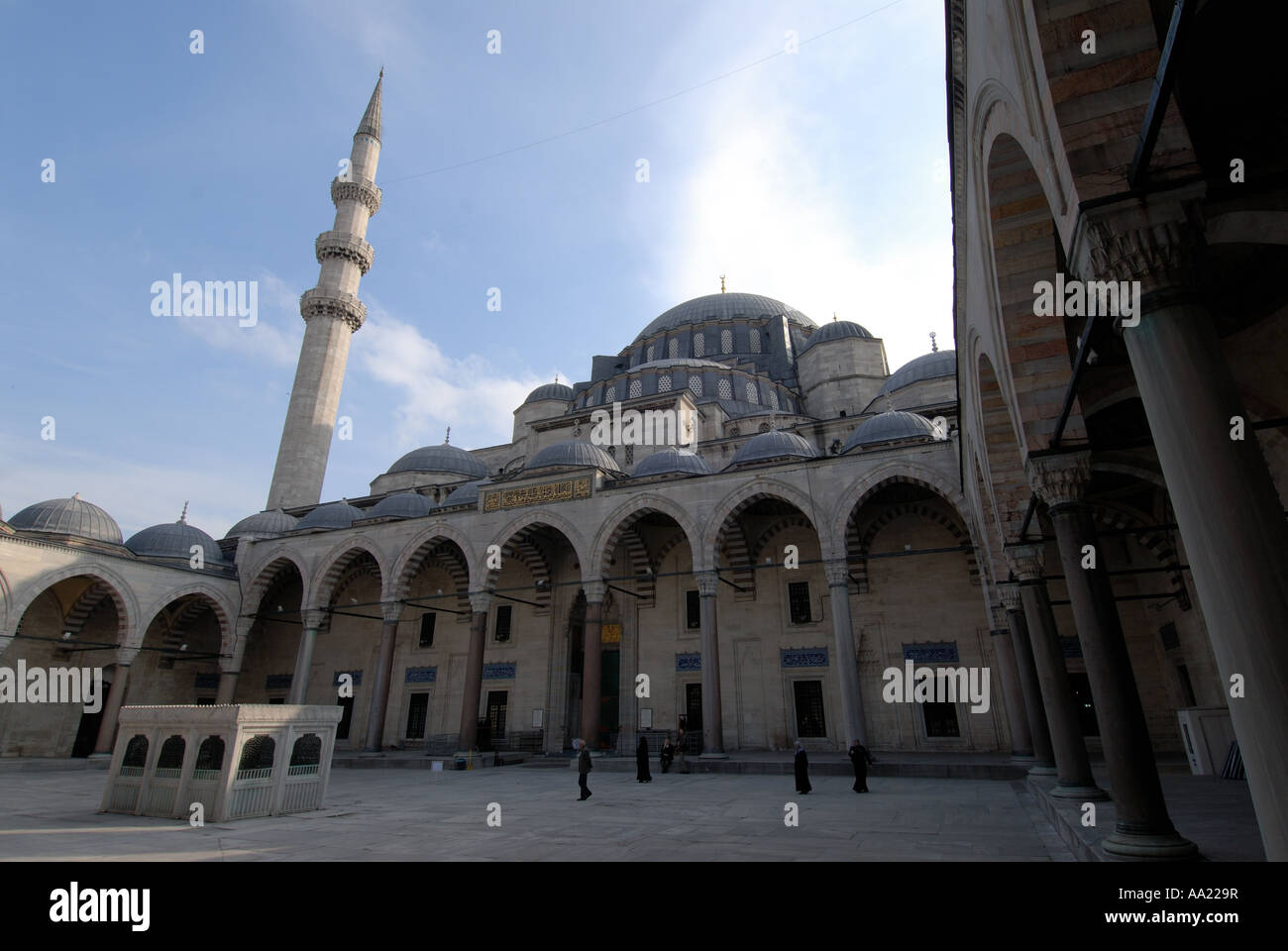 Vorplatz und Süleymaniye-Moschee, Istanbul, Türkei, Stockfoto