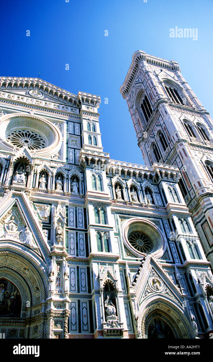 Italien, Toskana, Dom Florenz Florenz Toskana, Florenz Duomo Kathedrale mit Baptisterium, niedrigen Winkel Ansicht Stockfoto