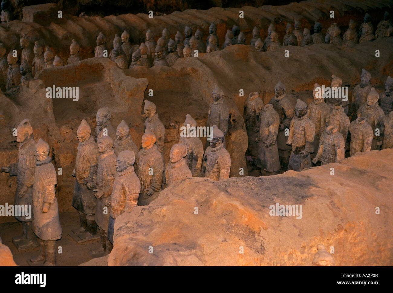 Terrakottaarmee, Terrakotta-Krieger, lebensgroße Statuen, Grabkunst, Grube 1, Grube, Lintong Bezirk, Xian, Provinz Shaanxi, China, Asien Stockfoto