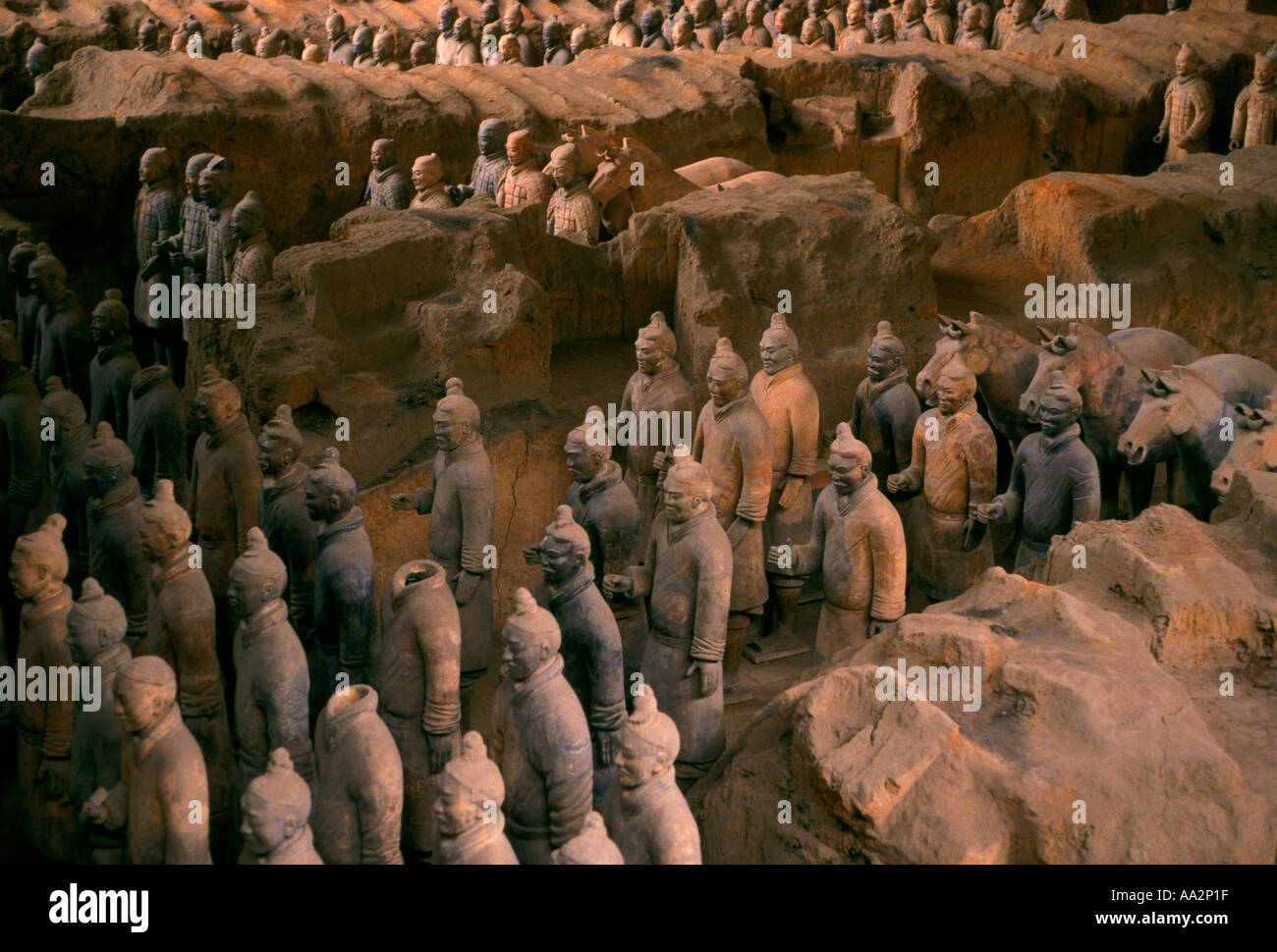 Terrakottaarmee, Terrakotta-Krieger, lebensgroße Statuen, Grabkunst, Grube 1, Grube, Lintong Bezirk, Xian, Provinz Shaanxi, China, Asien Stockfoto