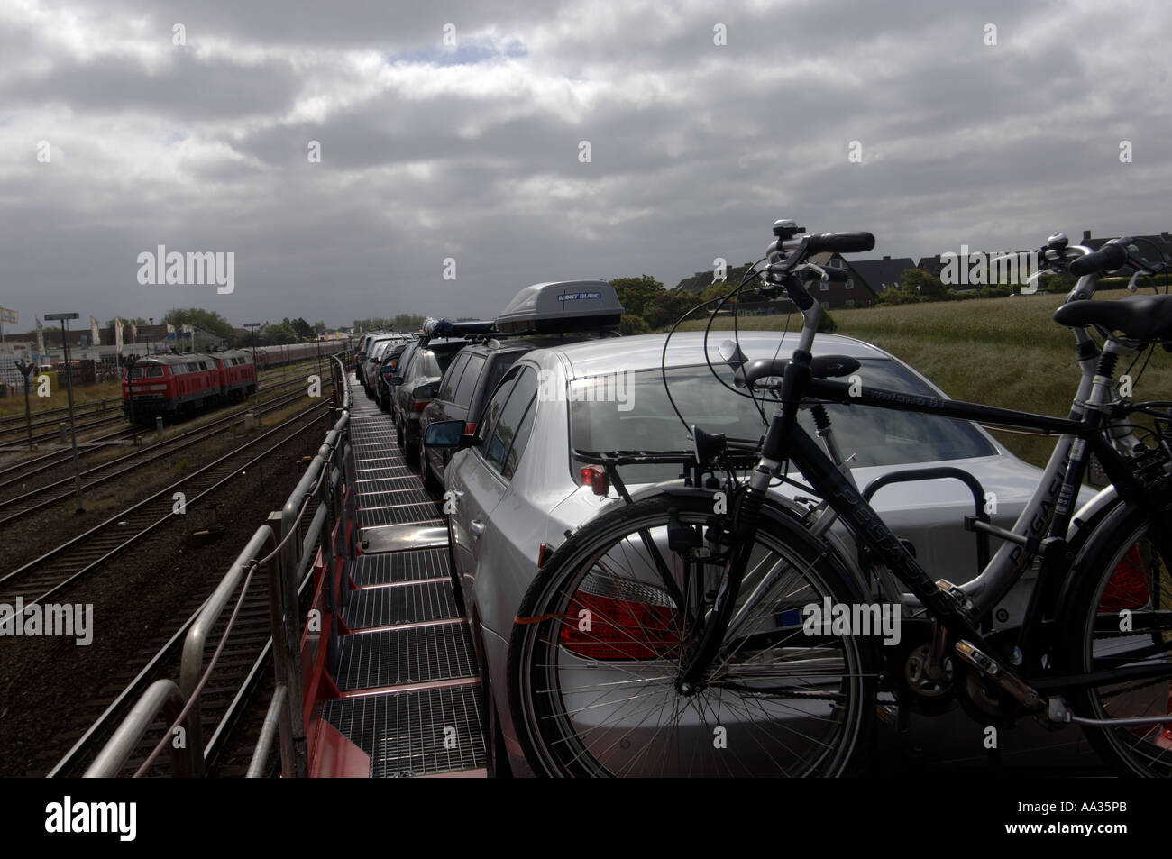 Sylt-Autos auf dem Oberdeck des Shuttle auf die Insel Stockfoto