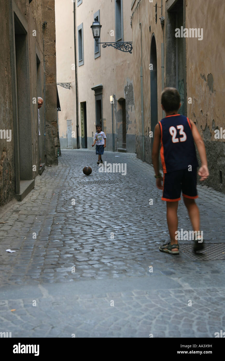 Straßenfußball Stockfoto