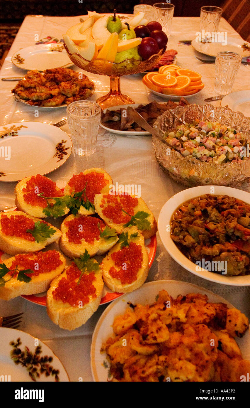 Traditionelle russische willkommen Küche, russische Küche auf dem Tisch, russische Küche willkommen, Omsk, Sibirien, Russland, GUS, Europa, Stockfoto