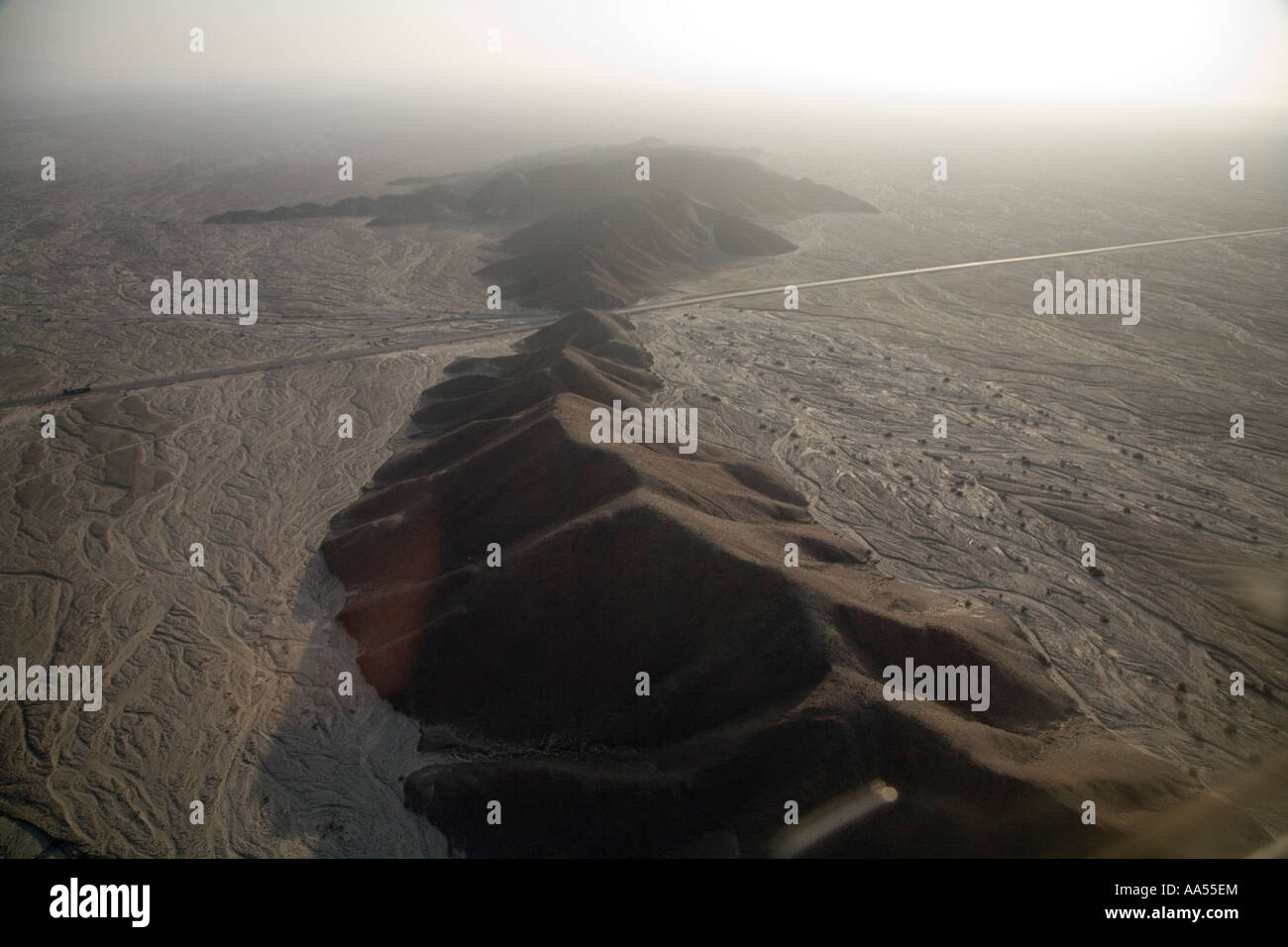 Blick auf die Pan-American Highway in einem Flug über die Nazca-Linien Stockfoto