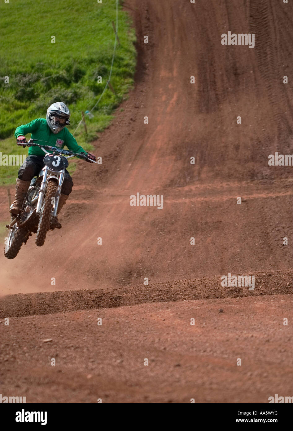 Ein Reiter auf einem Gerangel Dirt Bike in einem Rennen genommen in Devon Südengland, wo der Sport sehr beliebt ist Stockfoto