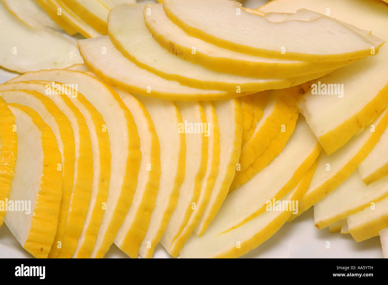 ANG103796 Essen FRUCHTSCHEIBEN goldgelbe Farbe Honigmelone Anordnung Stockfoto