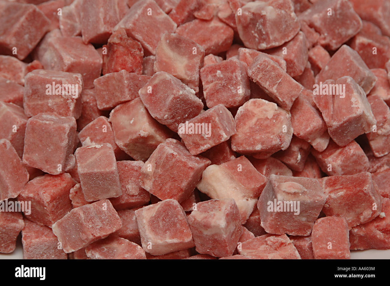 Rohe Stücke von gefrorenem Rindfleisch Stockfoto