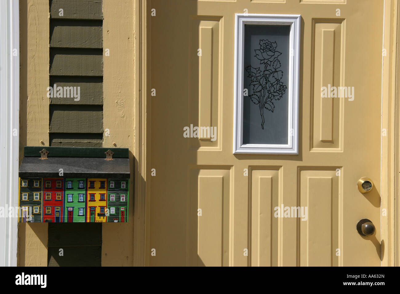 Tür und Briefkasten in Alt St. Johann s. Neufundland Stockfoto