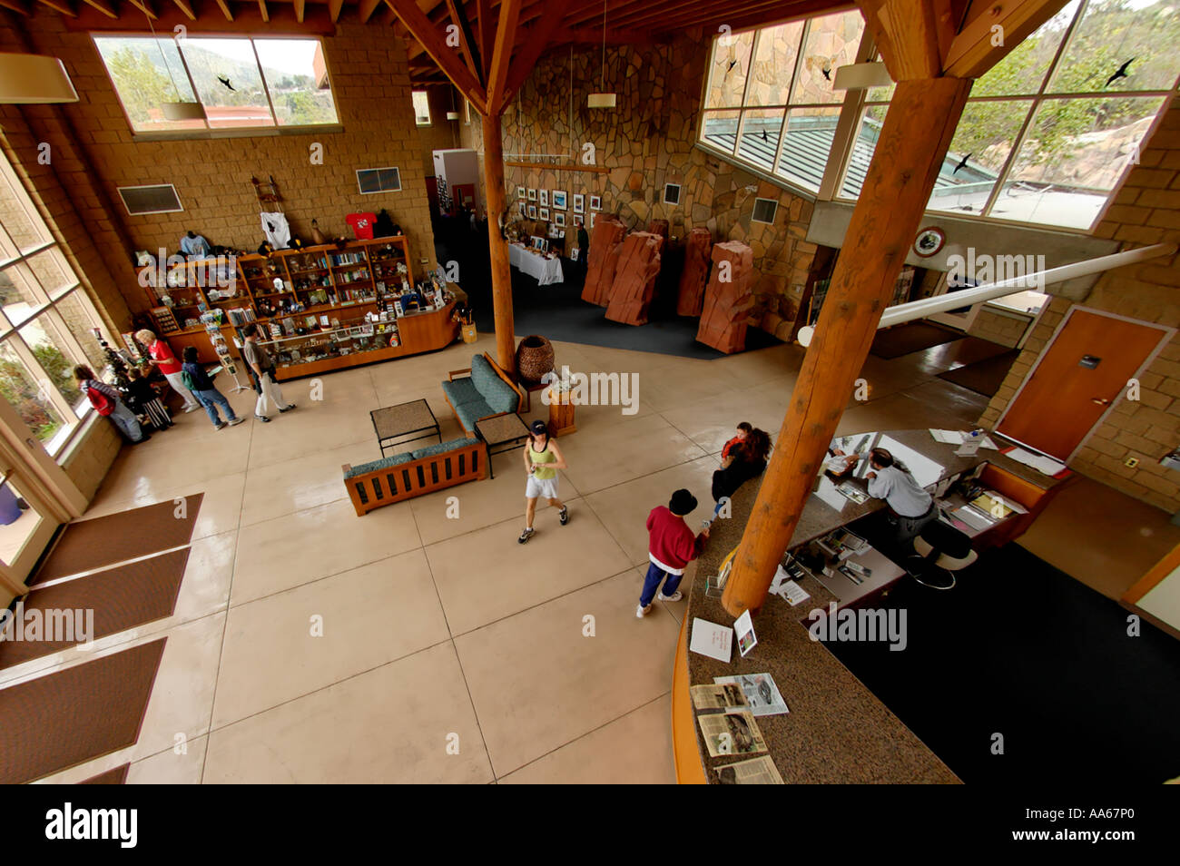 Blick von oben vom Balkon des Mission Trails Regional Park Besucherzentrums in San Diego Kalifornien, USA Stockfoto