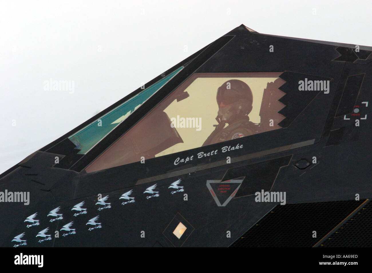 Vereinigte Staaten Luftwaffe F-117A Stealth Fighter mit Pilot im cockpit Stockfoto