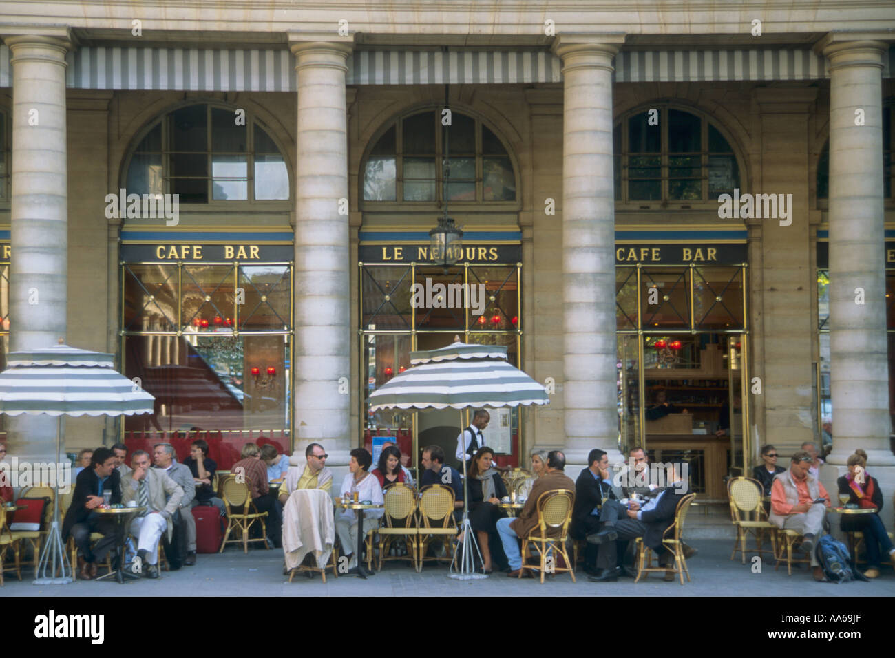 Frankreich Paris Palais Royal Café Menschen Stockfoto