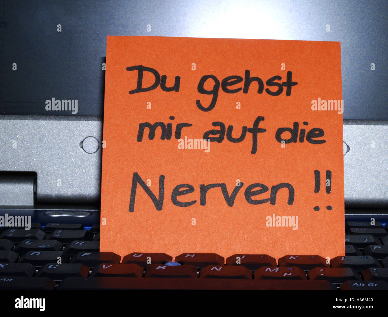 Memo Hinweis auf Notebook Du Gehst Mir Auf Die Nerven, dass Sie auf meine Nerven sind Stockfoto